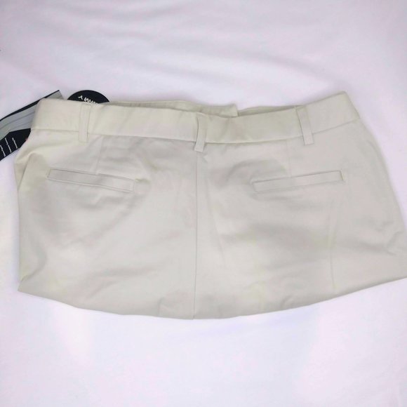 [NWT] BRIGGS NEW YORK tummy control tan capris - Picture 8 of 8